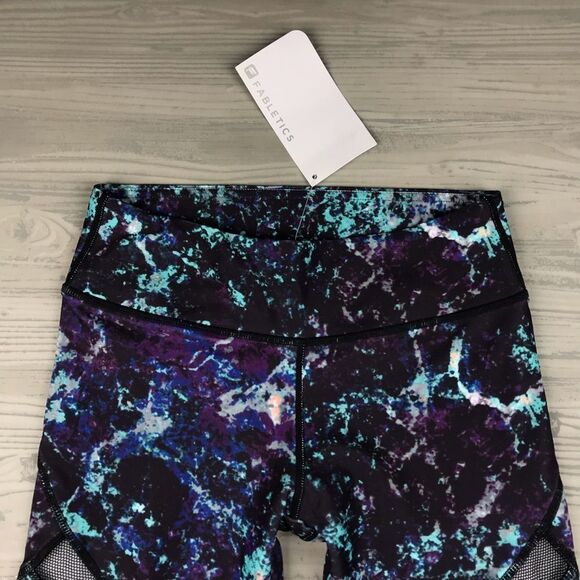 NWT FABLETICS WALKING ON AIR CROP LEGGINGS - Picture 5 of 6